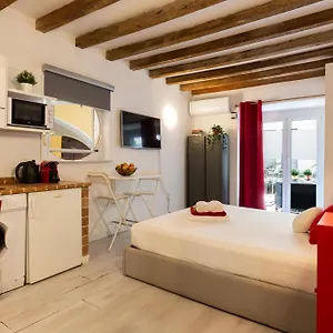 https://casa-vittoria-isola-district.italymilanhotels.net